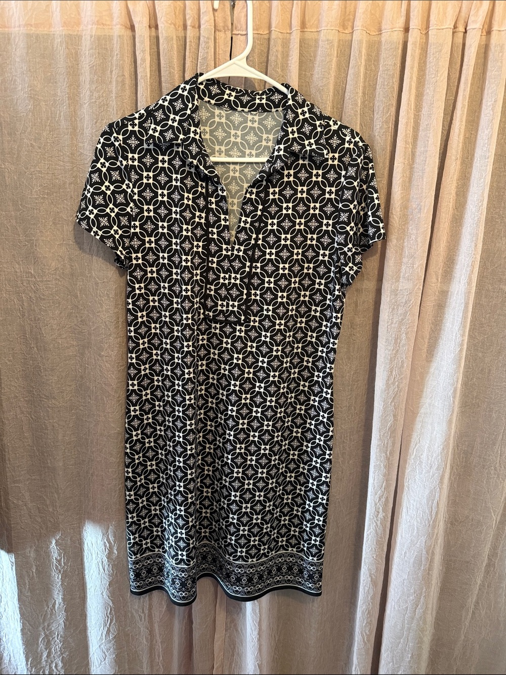 Black and White Geometric Collared Women's Dress